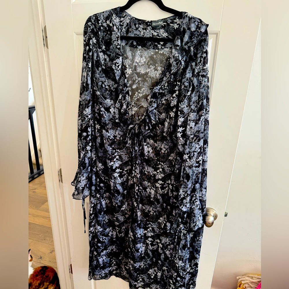 Gorgeous Arula Tie Front Floral Duster